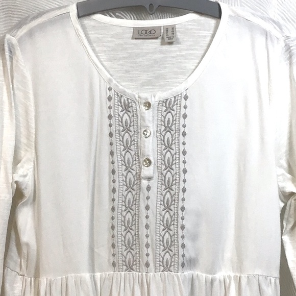 Like New LOGO Lori Goldstein Cream Silver Embroidered Three-quarter Sleeve Tunic - Picture 7 of 7